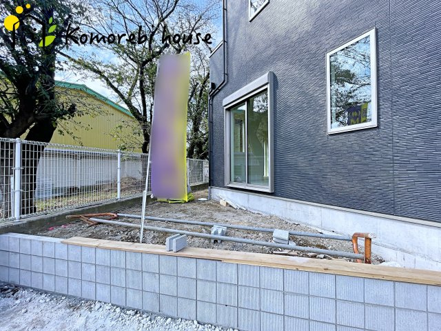 桶川市上日出谷南　4期　新築一戸建て　グラファーレ　01の庭|休日にはお子様とボール遊び、平日は洗濯物を干しながらほっと一息つける、家族の憩いのスペースです。