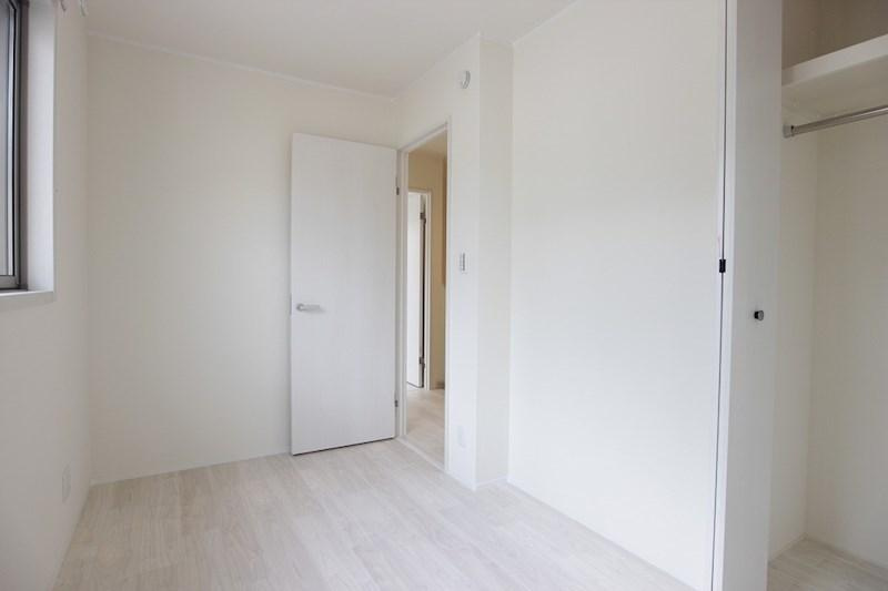 Ｎガーデン　Ｅ棟の内装|明るい色調の室内です