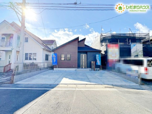 熊谷市別府2丁目　新築一戸建て　ブルーミングガーデン　01の駐車場