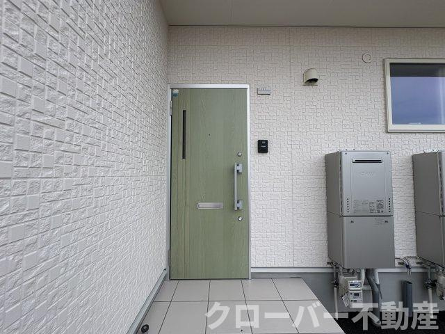 Le Printemps　B棟の玄関
