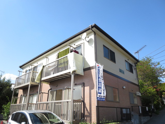 ソレジオ幸子二番館の外観