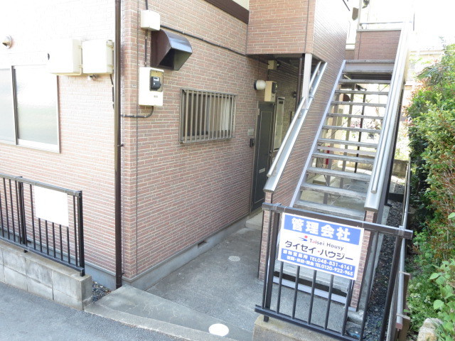 ソレジオ幸子二番館のエントランス