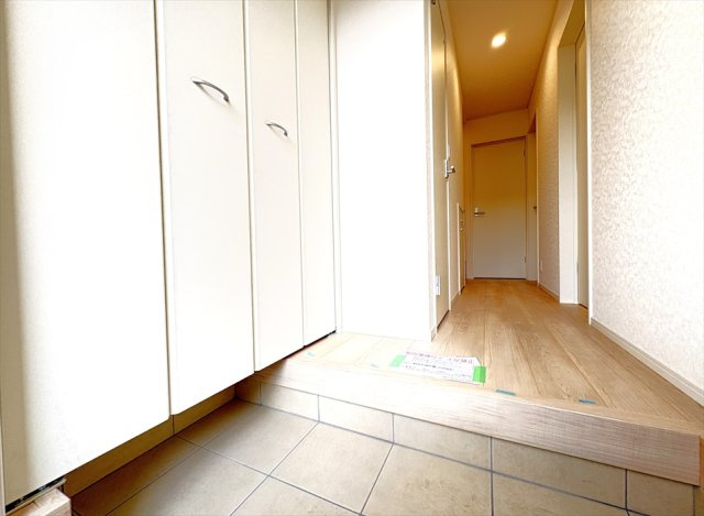 【玄関】 | 新座市畑中2丁目　新築一戸建住宅　全3棟　(丸井志木店) | 室内（2025年11月）撮影