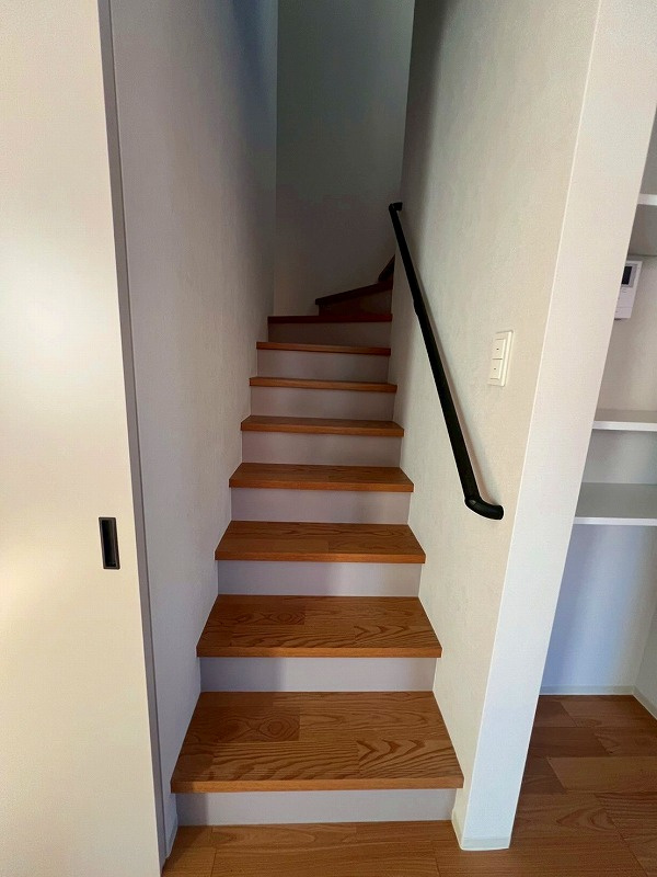 東福原8丁目C号地のその他|階段になります。