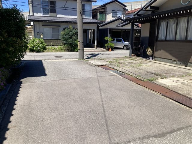 【前面道路含む現地写真】の画像
