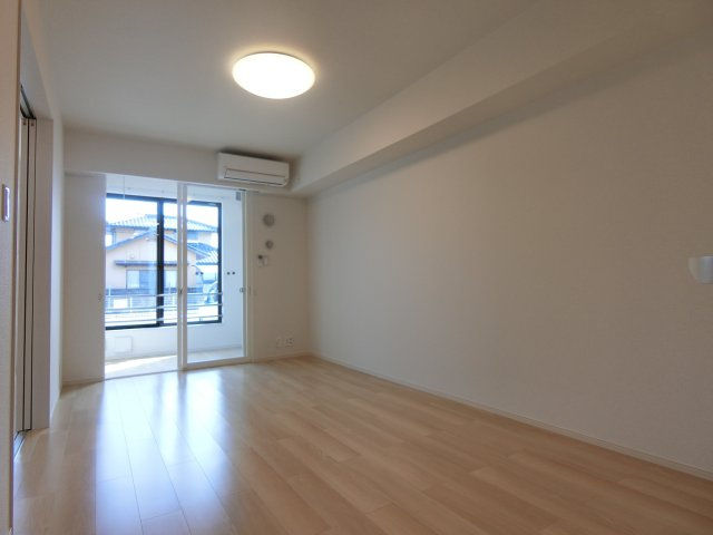 プリティハウスＹ４の居間・リビング