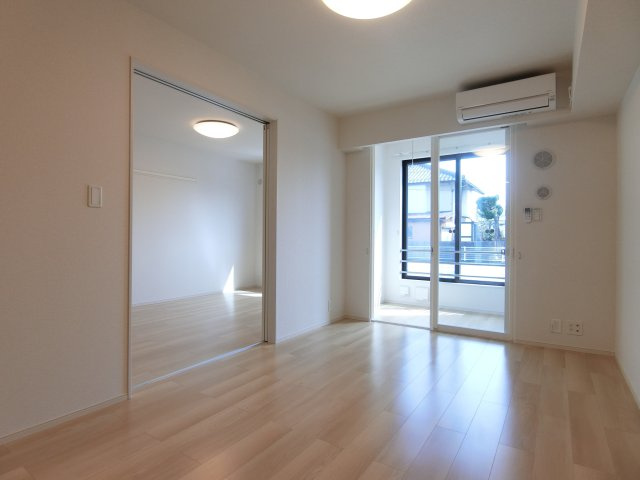 プリティハウスＹ４の居間・リビング