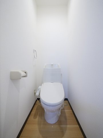 コーポ東山のトイレ|※写真は別の部屋のものです。