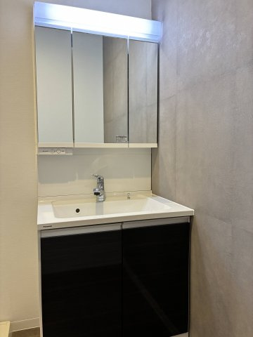 大和西1丁目　中古戸建の洗面所|新調された洗面台で新生活も快適にスタート！