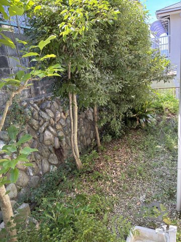 大和西1丁目　中古戸建の庭|小さいですが、お庭があります。ガーデニングが楽しめそうですね！
