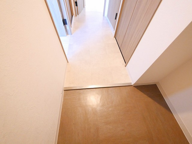 ｉｏ学園前Ⅳの玄関