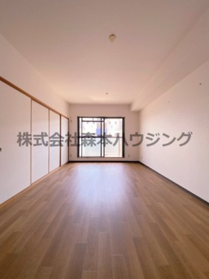 【居間・リビング】 | 　クレセントOSⅡ | 明るいリビングです