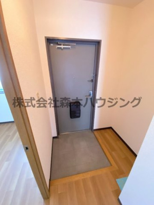 【玄関】 | 　クレセントOSⅡ | ゆったりとした玄関です