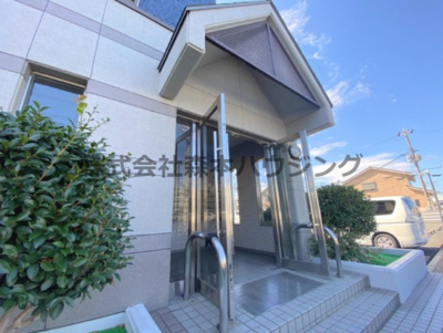 【エントランス】 | 　クレセントOSⅡ | エントランスです