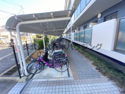 【その他共用部分】 | 　クレセントOSⅡ | 駐輪場です