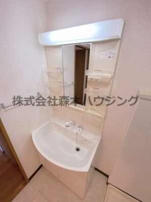 【独立洗面台】 | 　クレセントOSⅡ | 独立洗面台あり、毎朝おしゃれに忙しい女性の方におすすめです