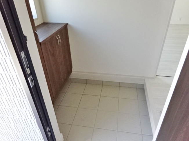 【玄関】 | 裾野市石脇 新築建売分譲住宅 建物＋土地 TW05854 | 裾野市石脇2号棟　玄関 ※令和8年1月29日撮影写真