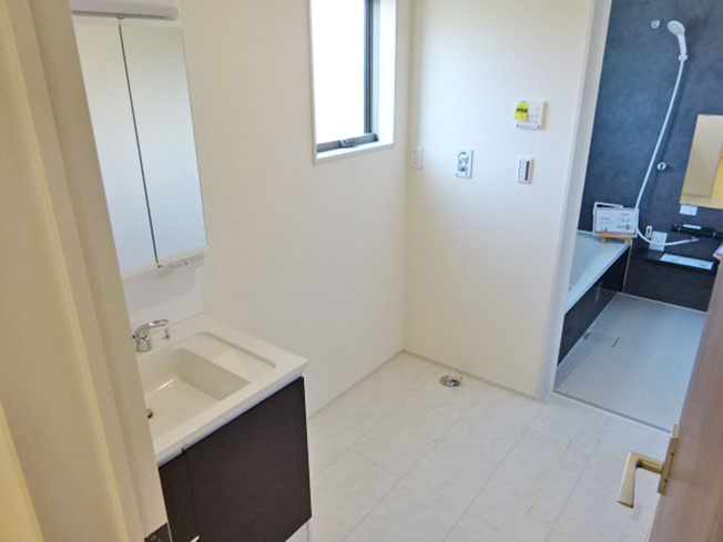 【独立洗面台】 | 裾野市石脇 新築建売分譲住宅 建物＋土地 TW05854 | 裾野市石脇2号棟　洗面化粧台 ※令和8年1月29日撮影写真