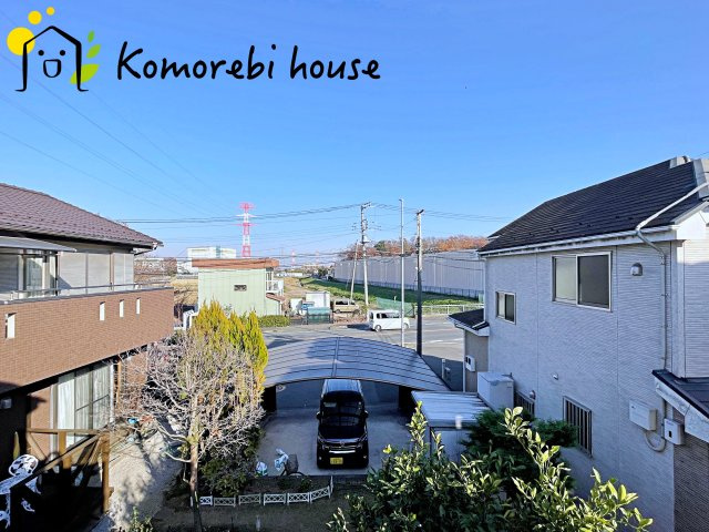 桶川市坂田971番　新築一戸建て　ハートフルタウン　Aの展望|高い建物に囲まれないため、バルコニーからの眺望は開放的。朝日や夕焼けの美しさを日々感じられる、心が落ち着く景色が広がります。