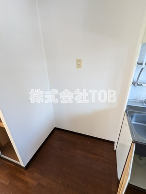 【設備】 | MAハイツ | 冷蔵庫置き場※クリーニング中の写真
