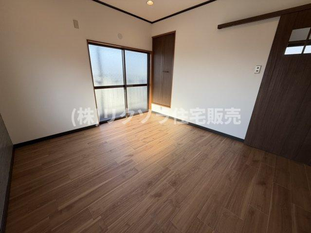 岸和田3丁目　中古一戸建ての洋室|洋室6.5帖
■物件内覧・資金計画相談・住宅ローン相談、リフォーム相談、お問合せ受付中■
※当日・翌日のご内覧、ご相談はお電話でのお問合せがスムーズです！