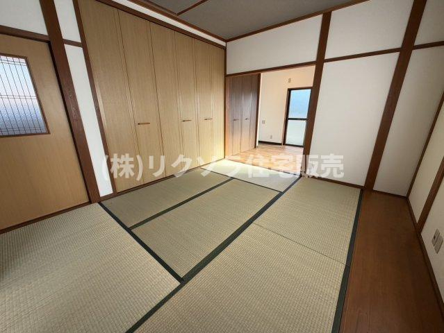岸和田3丁目　中古一戸建ての寝室|和室7.0帖
■物件内覧・資金計画相談・住宅ローン相談、リフォーム相談、お問合せ受付中■
※当日・翌日のご内覧、ご相談はお電話でのお問合せがスムーズです！