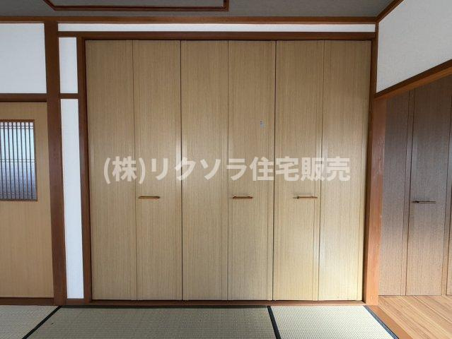 岸和田3丁目　中古一戸建ての収納|大容量クローゼット
■物件内覧・資金計画相談・住宅ローン相談、リフォーム相談、お問合せ受付中■
※当日・翌日のご内覧、ご相談はお電話でのお問合せがスムーズです！
