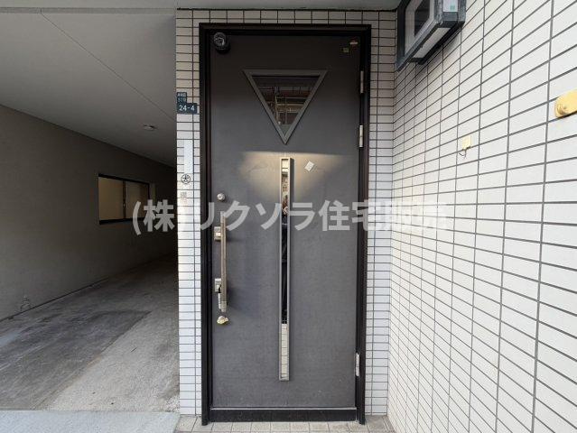 岸和田3丁目　中古一戸建ての玄関|■物件内覧・資金計画相談・住宅ローン相談、リフォーム相談、お問合せ受付中■
※当日・翌日のご内覧、ご相談はお電話でのお問合せがスムーズです！
