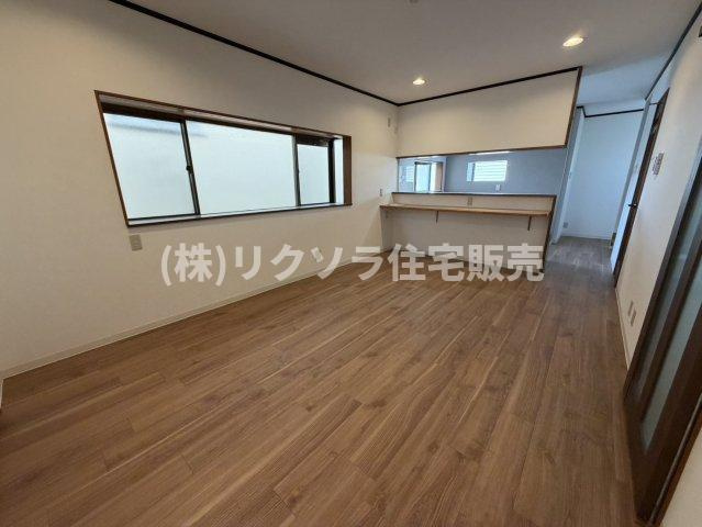 岸和田3丁目　中古一戸建ての居間・リビング|LDK15.0帖
■物件内覧・資金計画相談・住宅ローン相談、リフォーム相談、お問合せ受付中■
※当日・翌日のご内覧、ご相談はお電話でのお問合せがスムーズです！