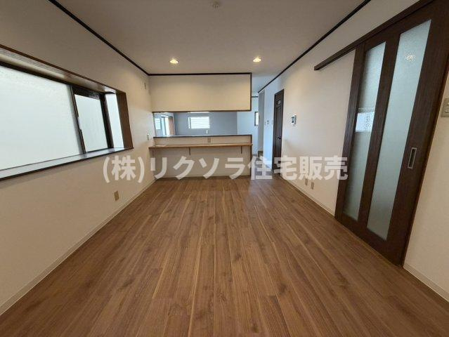 岸和田3丁目　中古一戸建ての居間・リビング|LDK15.0帖
■物件内覧・資金計画相談・住宅ローン相談、リフォーム相談、お問合せ受付中■
※当日・翌日のご内覧、ご相談はお電話でのお問合せがスムーズです！