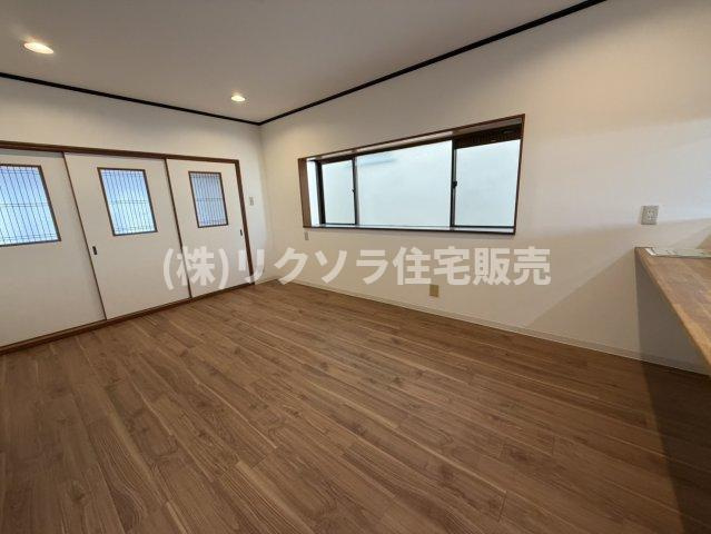 岸和田3丁目　中古一戸建ての居間・リビング|LDK15.0帖
■物件内覧・資金計画相談・住宅ローン相談、リフォーム相談、お問合せ受付中■
※当日・翌日のご内覧、ご相談はお電話でのお問合せがスムーズです！