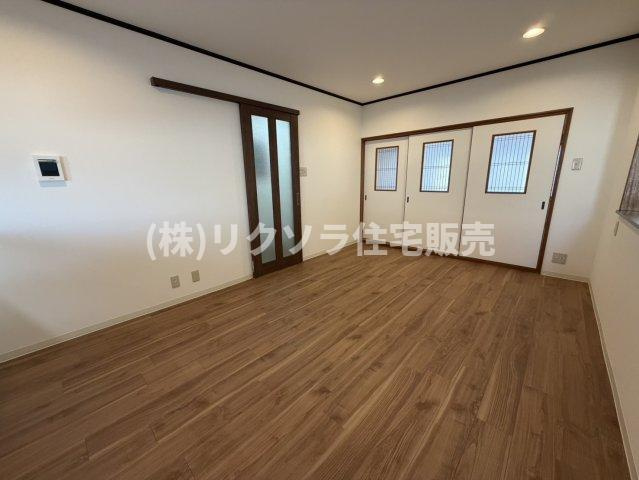 岸和田3丁目　中古一戸建てのダイニング|LDK15.0帖
■物件内覧・資金計画相談・住宅ローン相談、リフォーム相談、お問合せ受付中■
※当日・翌日のご内覧、ご相談はお電話でのお問合せがスムーズです！