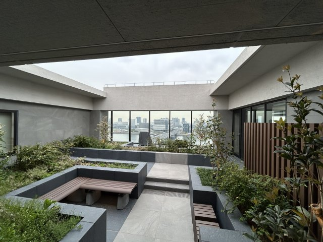 共用施設【SEA E棟 SORA TERRACE】
緑に包まれた見晴らしのよい屋上空間