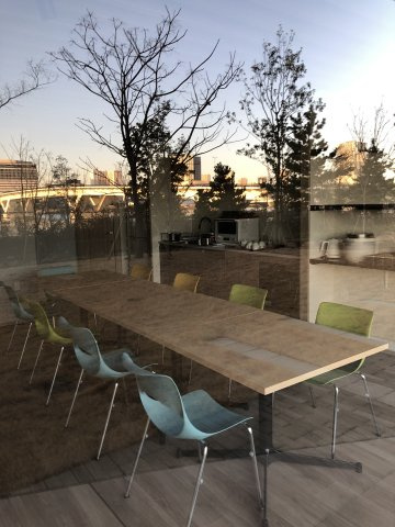 共用施設【SEA E棟 パーティルームOCEAN】
トークサロンOCEANとも一体利用が可能です。