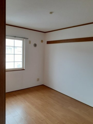 【内装】 | クレストヒルズＦ | 明るい室内です