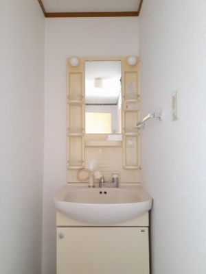 【洗面所】 | クレストヒルズＦ | スペースが確保できる洗面所です