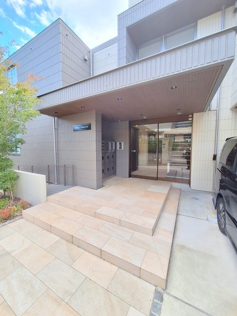 ココン北沢のエントランス|オートロック付きのエントランス