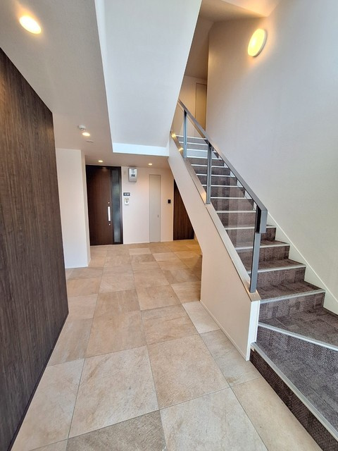 ココン北沢のロビー|オシャレな共用スペース