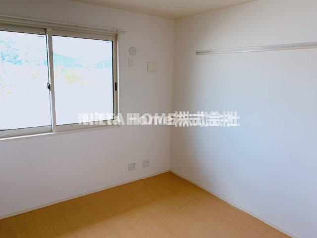 メゾン・ストークの洋室|フローリングの室内で使い勝手もGOOD!(^^)!