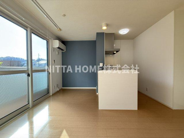 メゾン・ストークの駐車場|敷地内に駐車場も完備★