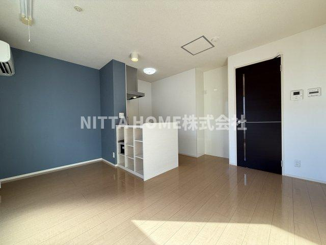 メゾン・ストークの居間・リビング|９帖の日当たりの良いリビングです(^^♪