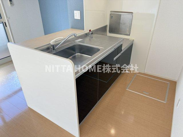 メゾン・ストークのキッチン|広々対面キッチンです(^^)/ガスコンロ設置タイプ○