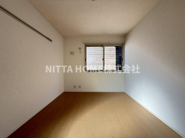 メゾン・ストークの洋室|６帖の洋室は寝室にどうぞ☆彡