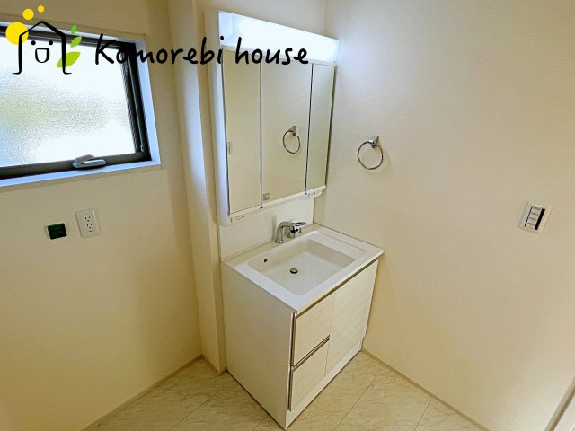 川島町上伊草　新築一戸建て　リーブルガーデン　01の独立洗面台|独立洗面台で身支度をすべて済ませてしまいましょう