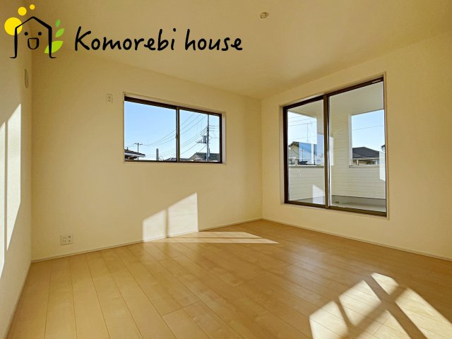 川島町上伊草　新築一戸建て　リーブルガーデン　01の寝室|落ち着いた色調の寝室です