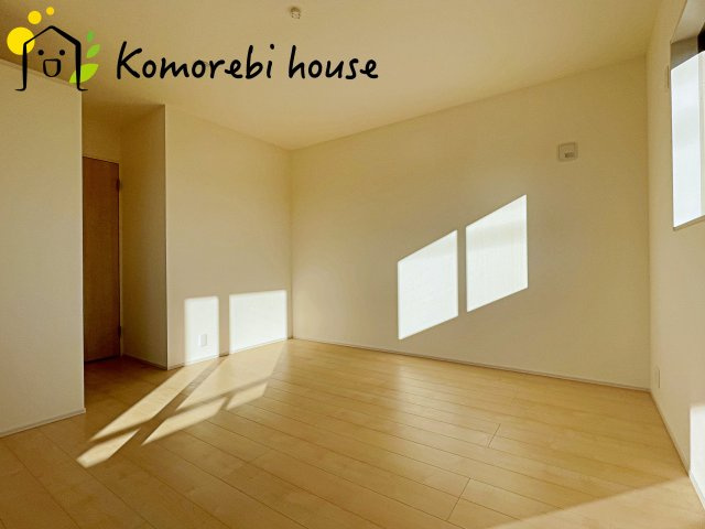 川島町上伊草　新築一戸建て　リーブルガーデン　01の寝室|開放的な寝室です