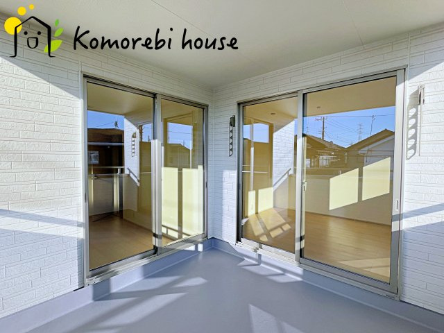 川島町上伊草　新築一戸建て　リーブルガーデン　01のバルコニー|バルコニーからの眺めを楽しみながら食事をしませんか