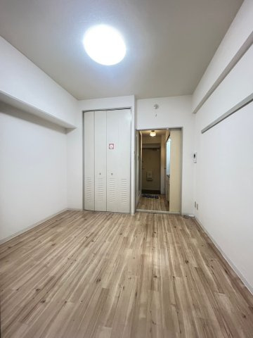 ダンディライオン灘の居間・リビング