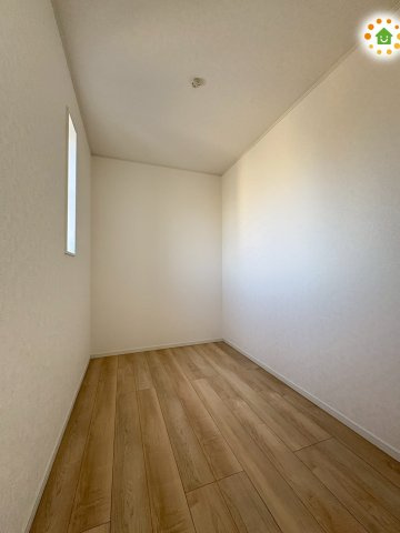 熊谷市久下第14　新築一戸建て　クレイドルガーデン　02の収納|3帖の納戸完備！
大型アイテムも余裕で収まる、圧巻の収納力です！