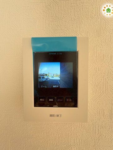 熊谷市久下第14　新築一戸建て　クレイドルガーデン　02のセキュリティ|来客者のお顔を確認してから対応できるモニター付きインターホン。
お子様の留守番時や、夜間の急な訪問でも相手がわかるので安心感がありますね(・ω・)